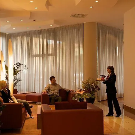 Fiera 4*